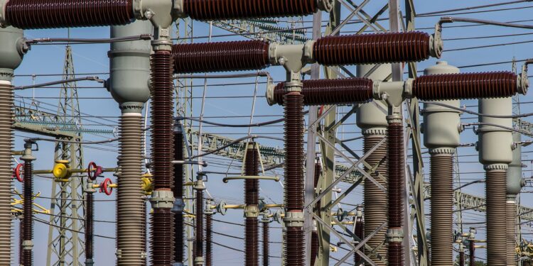 Elektrik Dağıtım Şebekelerinde Tehlike Belirleme ve Risk Değerlendirmesi
